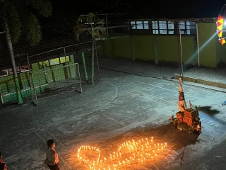 Apel Malam Ulang Janji Pramuka SMK Negeri Tempursari, Teguhkan Semangat Pengabdian