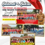 Semangat Tim Gerak Jalan Putra SMK Negeri Tempursari Meriahkan Gerak Jalan Kreasi Tingkat Kecamatan